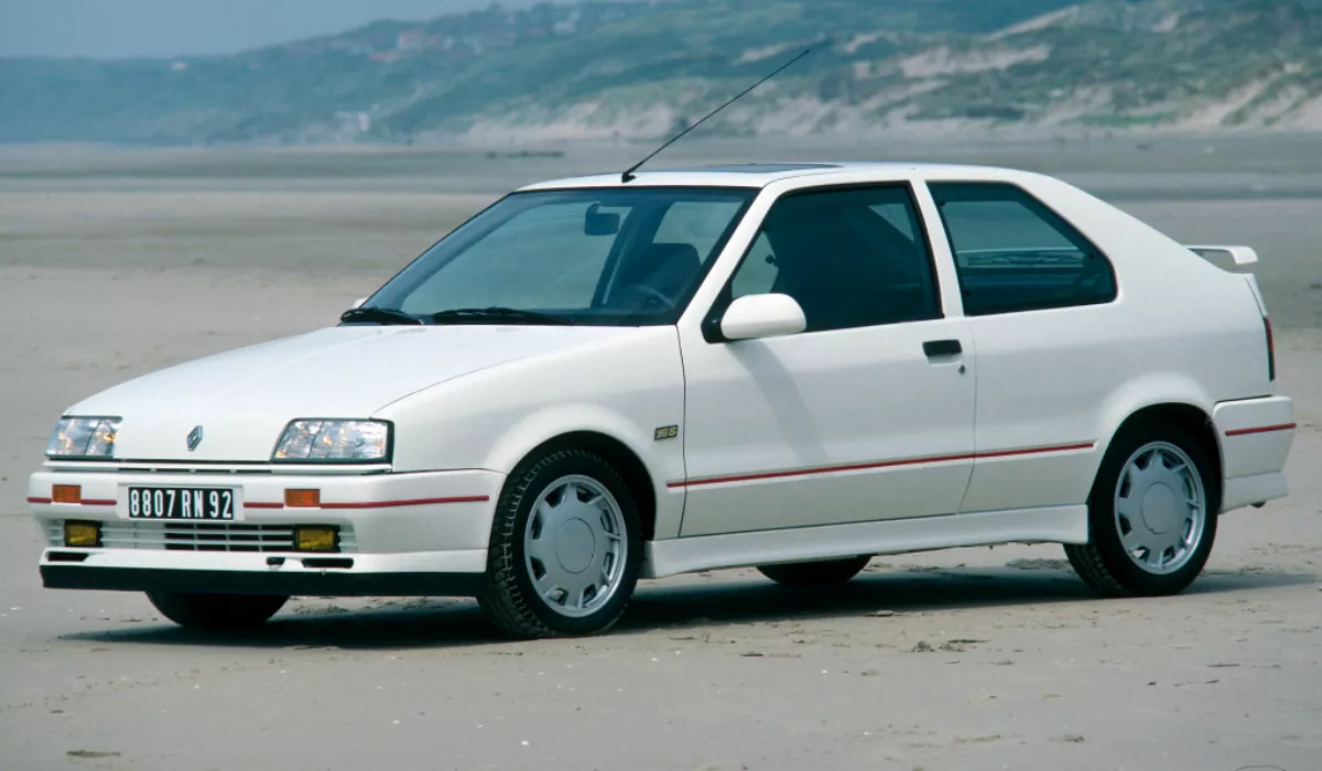 RENAULT 19 RN