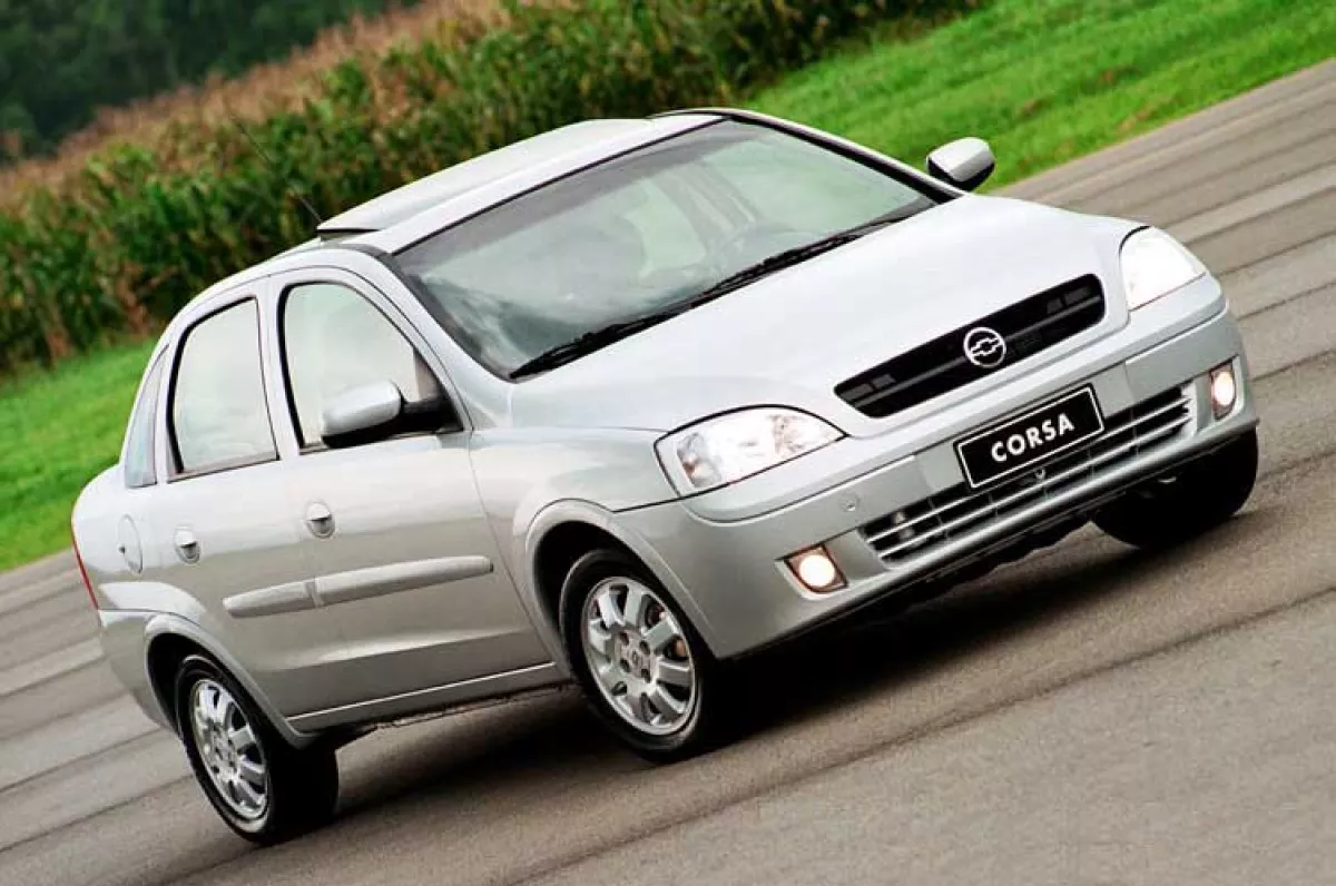 Veículo GM - Chevrolet GMC CORSA SEDAN PREMIUM GMC CORSA SEDAN PREMIUM 2004 Conservado 2004 em leilão