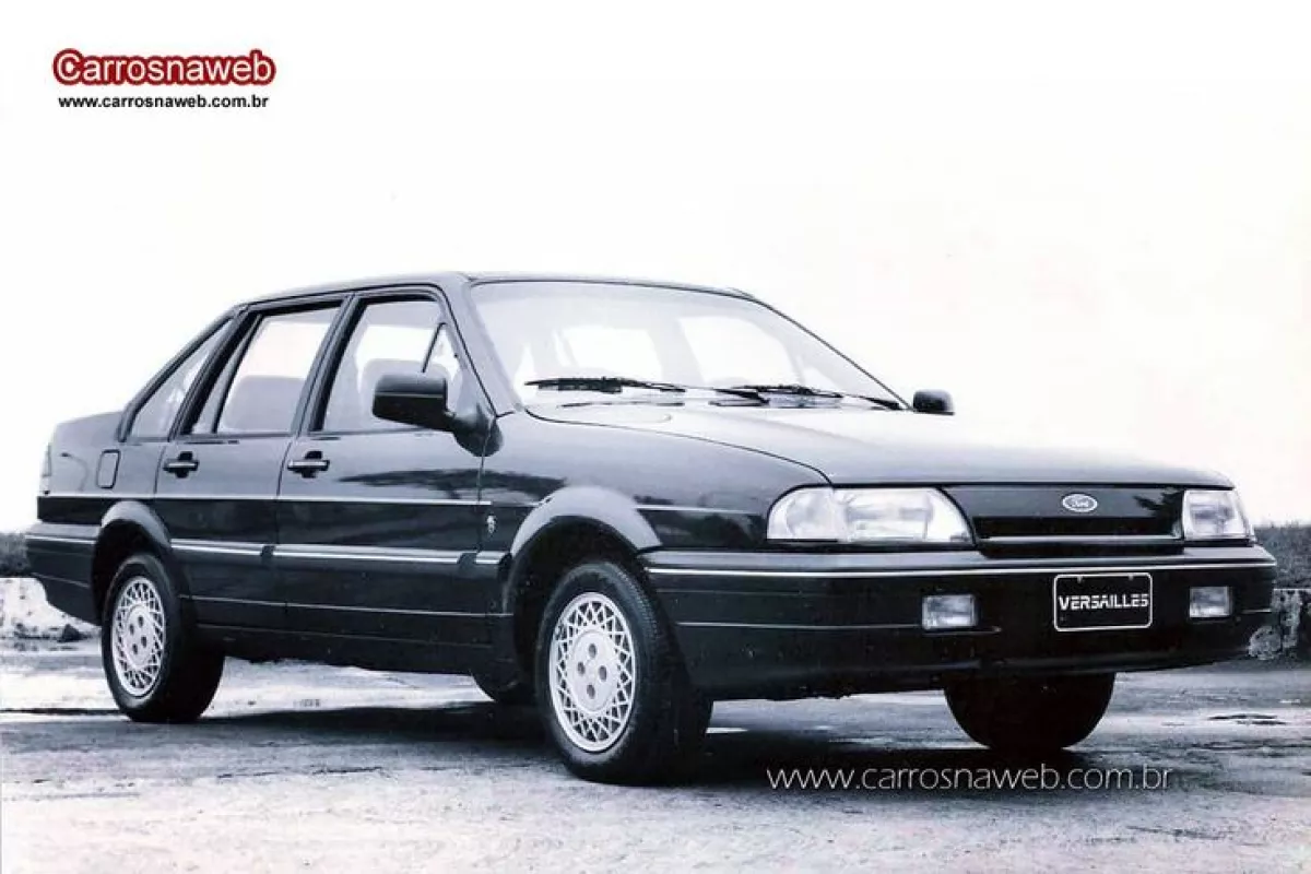 FORD VERSAILLES GL _2P